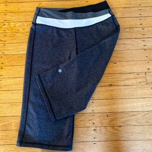 Luluemon Wunder Under Short Leggings - Size 8